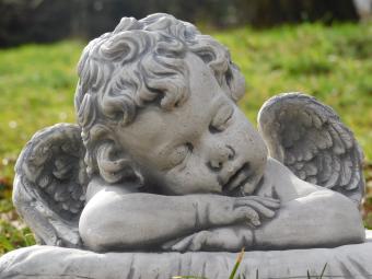 Statue Angel on Cushion - Stone