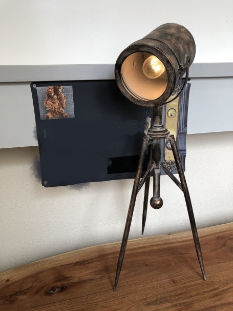 Filmlamp small, metaal koper-zwart op 3 poot, fraai!!