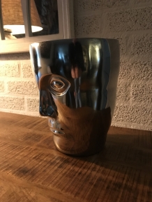 Schöne Aluminium-Vase, rund in Form eines Gesichts, Nickel