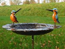 Handgemaakte Voederschaal met 2 IJsvogels - Tuinsteker - Metaal