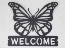 Wandornament 'Welcome' met vlinder - metaal